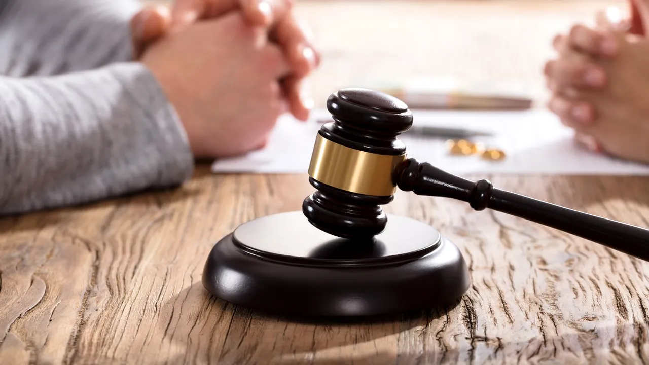 Inteligența artificială își face loc în sălile de judecată: Judecătorii din SUA apelează la AI pentru a eficientiza procesele Un număr tot mai mare de judecători din Statele Unite utilizează inteligența artificială (AI) pentru a gestiona volumul mare de dosare și a eficientiza procedurile legale