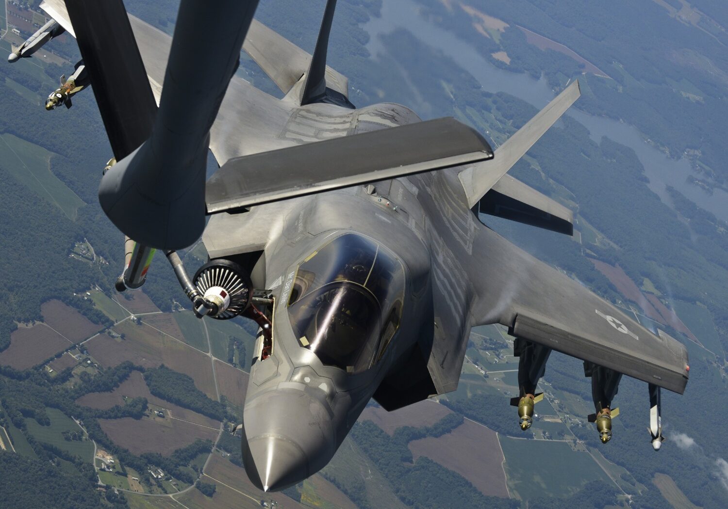 PORTUGALIA: BAZA AZORE A FOST FOLOSITĂ DE AVIOANE MILITARE AMERICANE, DAR CU RESTRICȚII LISABONA – GUVERNUL portughez a autorizat 76 de aterizări ale avioanelor militare americane la baza aeriană Lajes din Insulele Azore și 25 de survolări ale teritoriului său de la începutul conflictului dintre Statele Unite și Israel pe de o parte, și Iran pe de altă parte