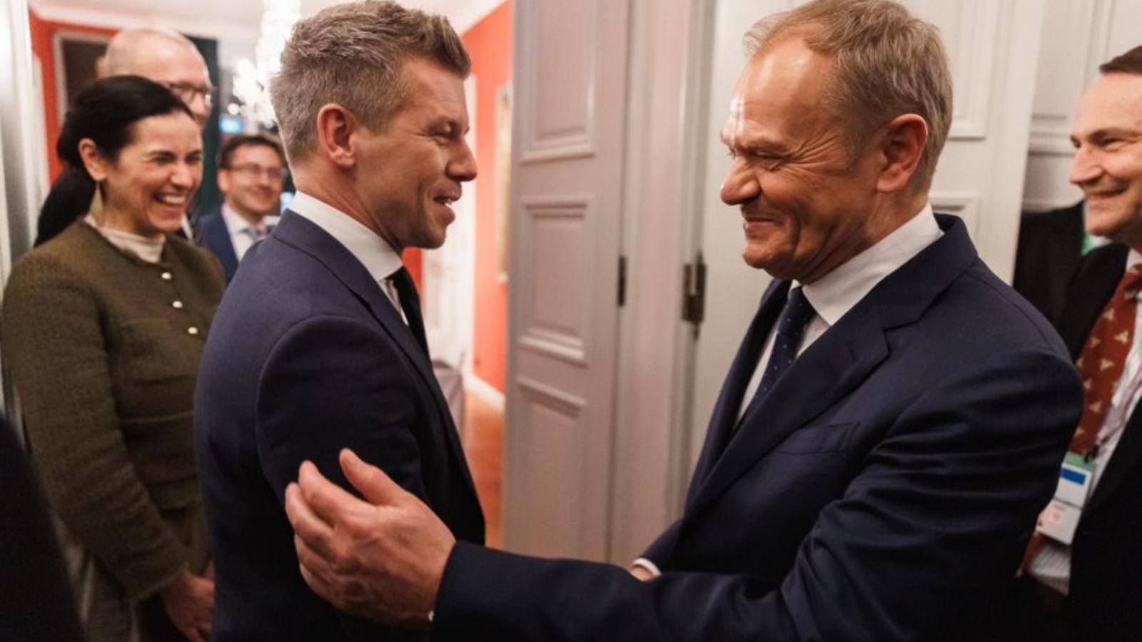 Tusk promite ajutor Ungariei pentru a reface relațiile cu UE