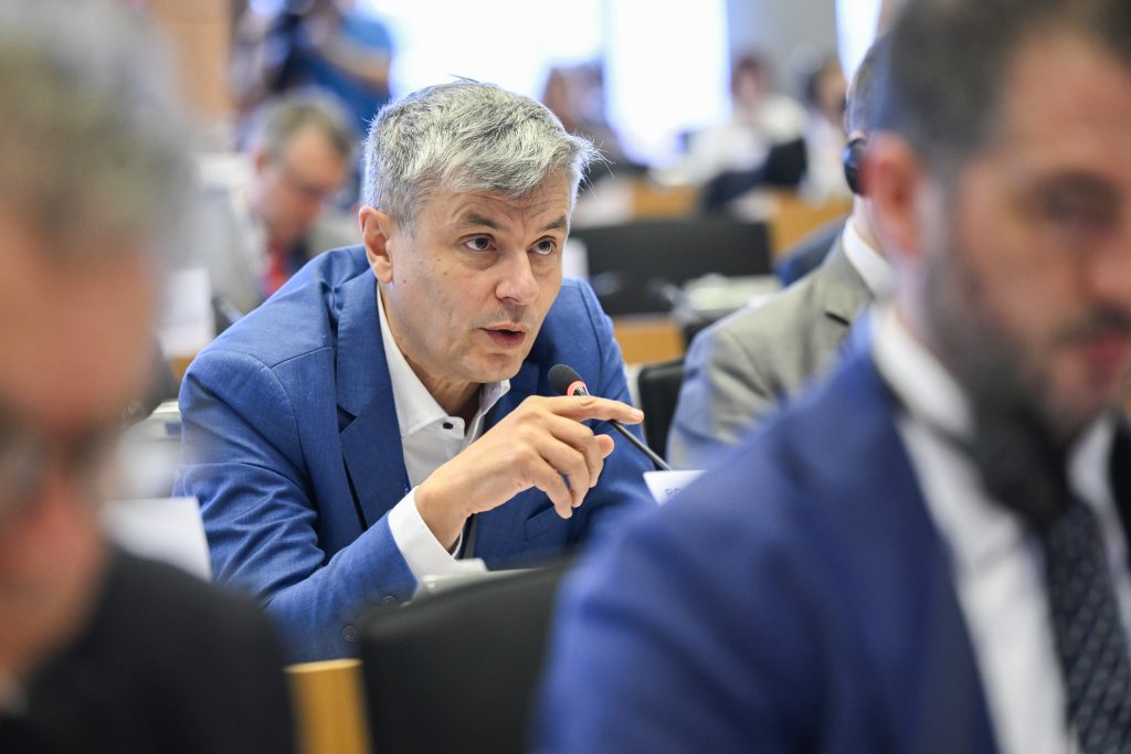 Virgil Popescu, dezbatere la Bruxelles: Cum grăbește UE investițiile în energie?