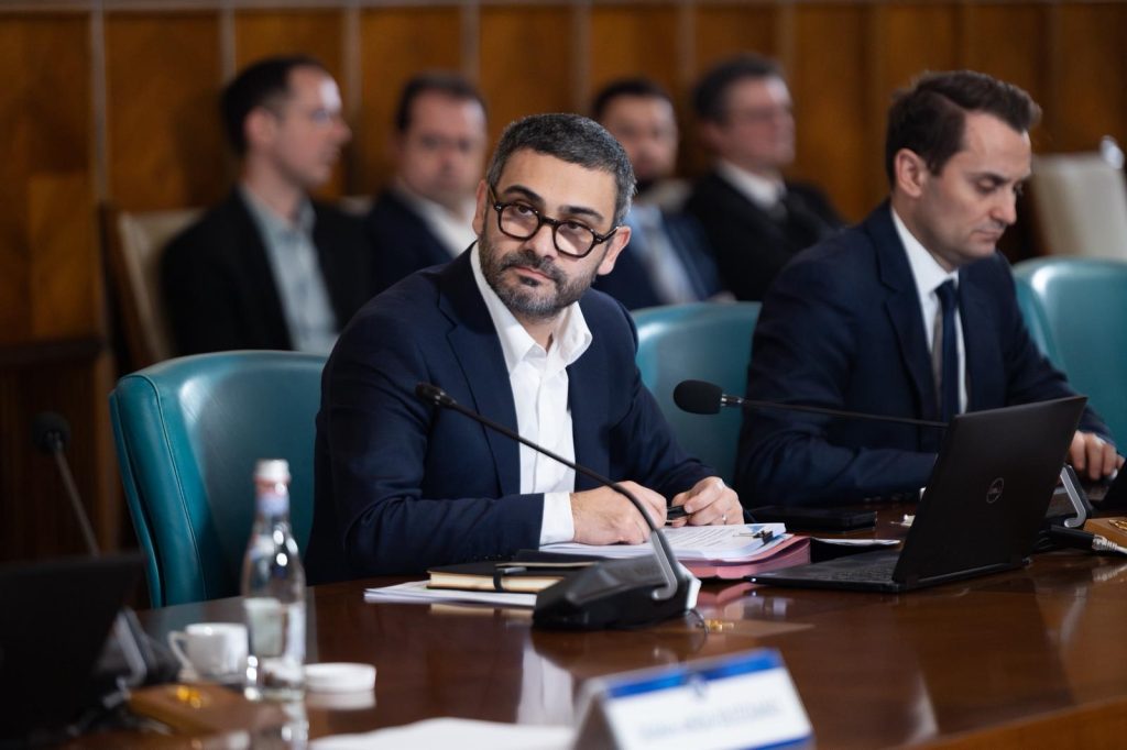 Băieți „deștepți” la pază: Bolojan și Manole, lovitură la robinetul banilor publici