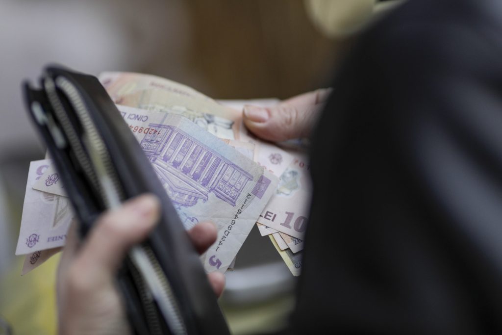 Datorii la Fisc: Românii cu peste 1.200 lei riscă „lista rușinii”