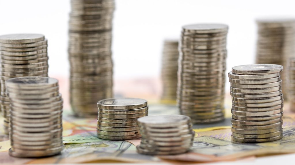 Pensii MĂRITE din 2026: Cât va primi un român. Unde sunt cele mai mari beneficii?