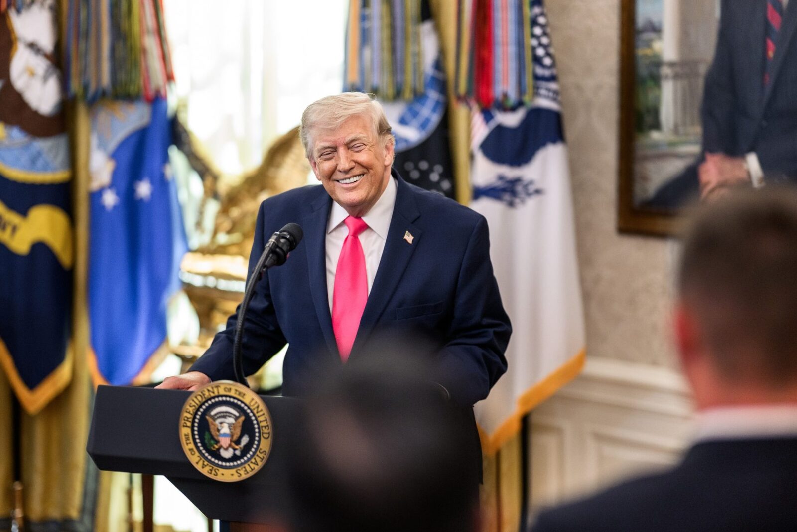 Trump vrea tratament psihedelic: ”Pot să iau și eu?”, întreabă fostul președinte
