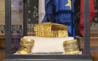 Coiful de la Coțofenești, expus spectaculos după revenirea în România