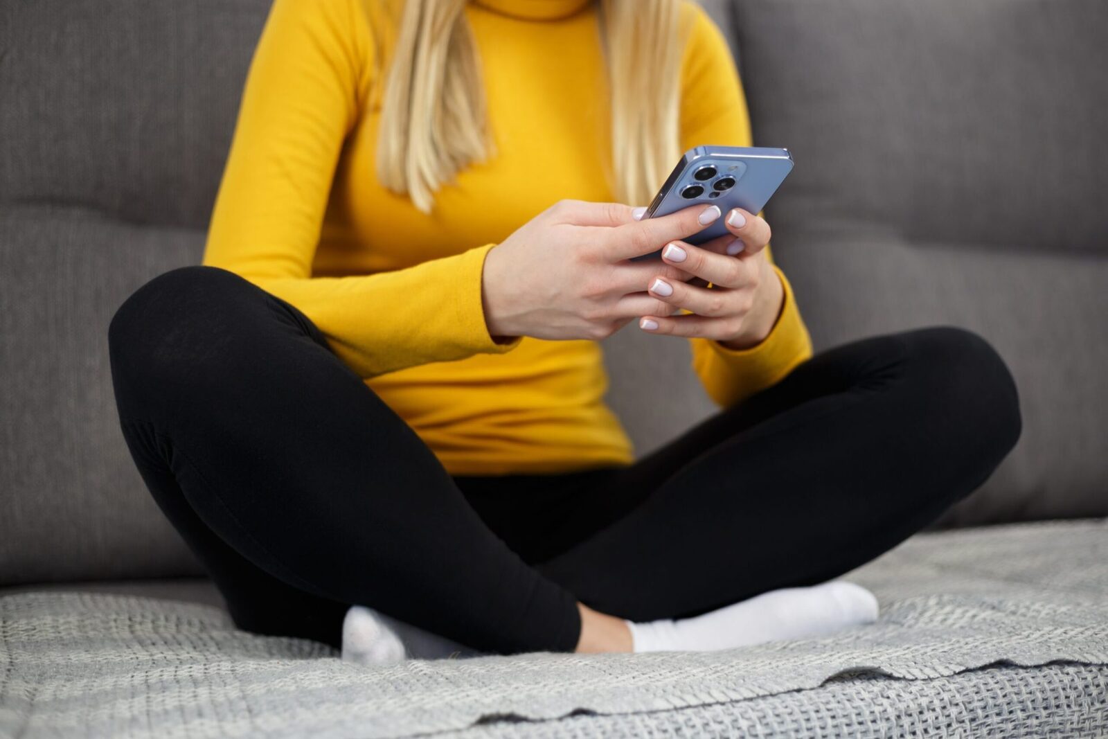 Specialiștii: „Relaxarea” pe telefon, doar o iluzie. Adevărul dureros