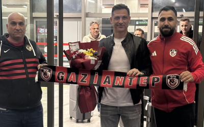 Rădoi, primit noaptea la Gaziantep: Cum a fost întâmpinat antrenorul