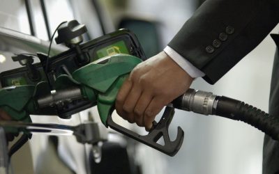 Motorina și benzina, iar mai scumpe: Cât plătești pe litru în România, luni?