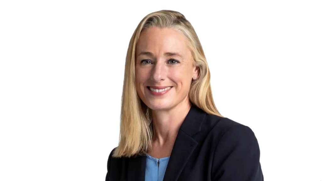 Șoc la OMV: Emma Delaney, prima femeie CEO, preia conducerea de la BP. Petrom, condusă tot de un fost BP-ist