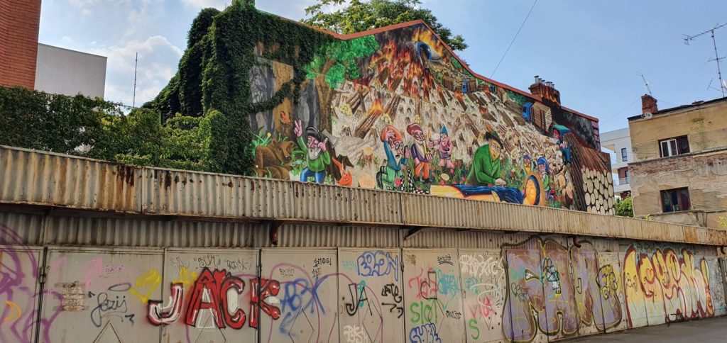 Bucureștiul, sub semnul schimbărilor: Comasări culturale și evenimente pe repede-înainte Capitala este, ca de obicei, un caleidoscop de evenimente și transformări