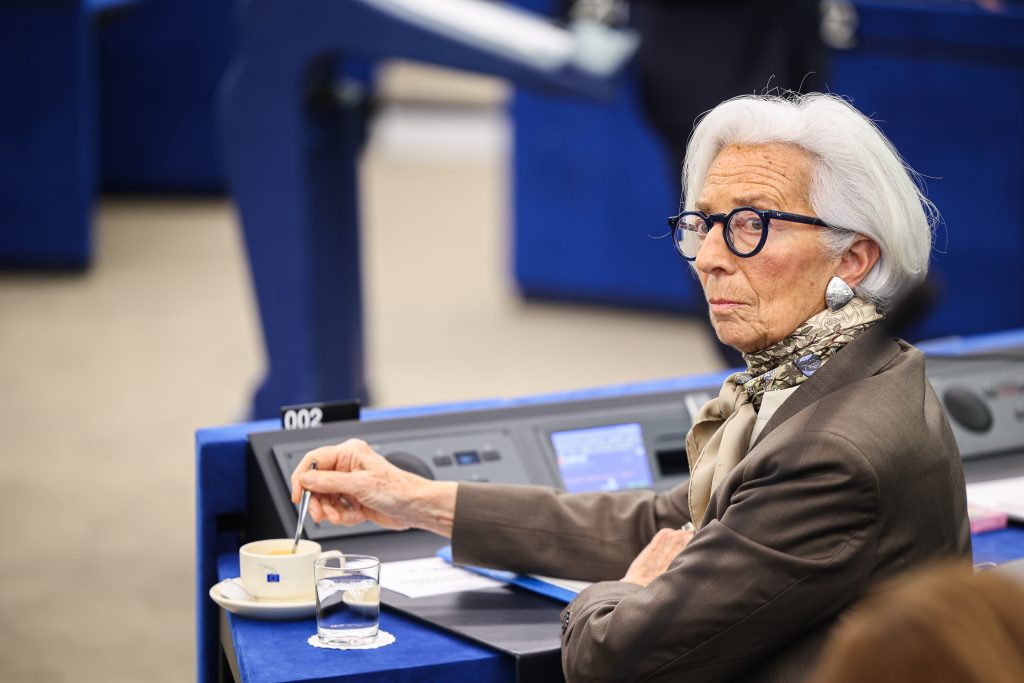 Lagarde: Noul șoc energetic riscă să resusciteze INFLAȚIA. UE, apel la sprijin FISCAL