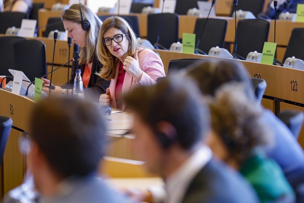 Eurodeputații cer măsuri pentru a proteja pescuitul și comunitățile de coastă