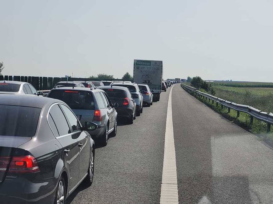 Blocaje MAJORE pe autostrăzile A1, A2, A3, A7 și DN-uri