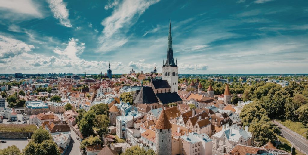 Vrei ESTONIA gratis? Voluntariatul, cheia unei aventuri ieftine în Europa