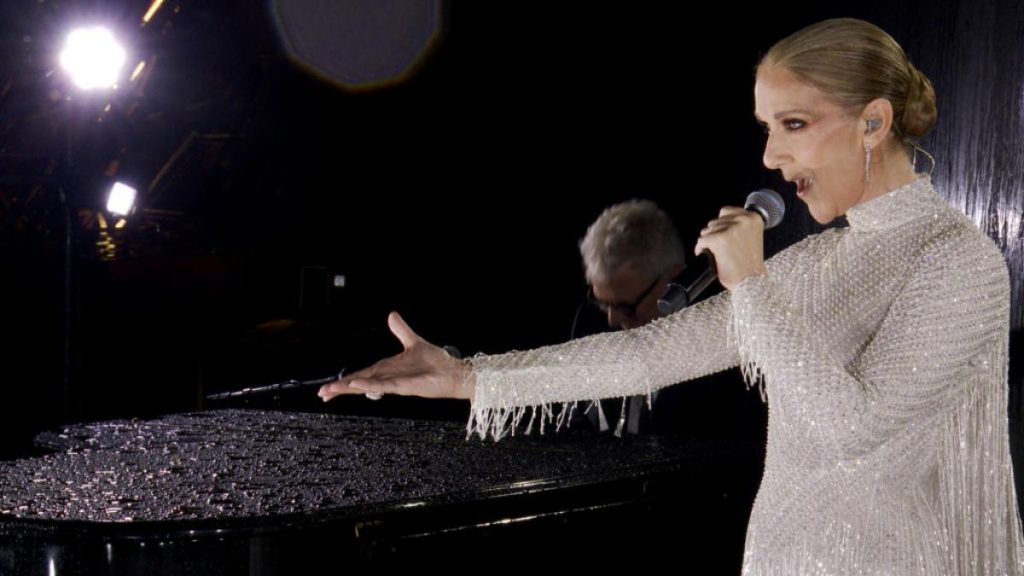 Aproximativ 30.000 de locuri vor fi disponibile pentru fiecare dintre cele zece concerte pe care cântăreața canadiană CEline DION le va susține la Paris, pe La Défense Arena