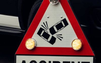 Tragedie în Caraș-Severin: Un mort și trei copii răniți grav într-un accident