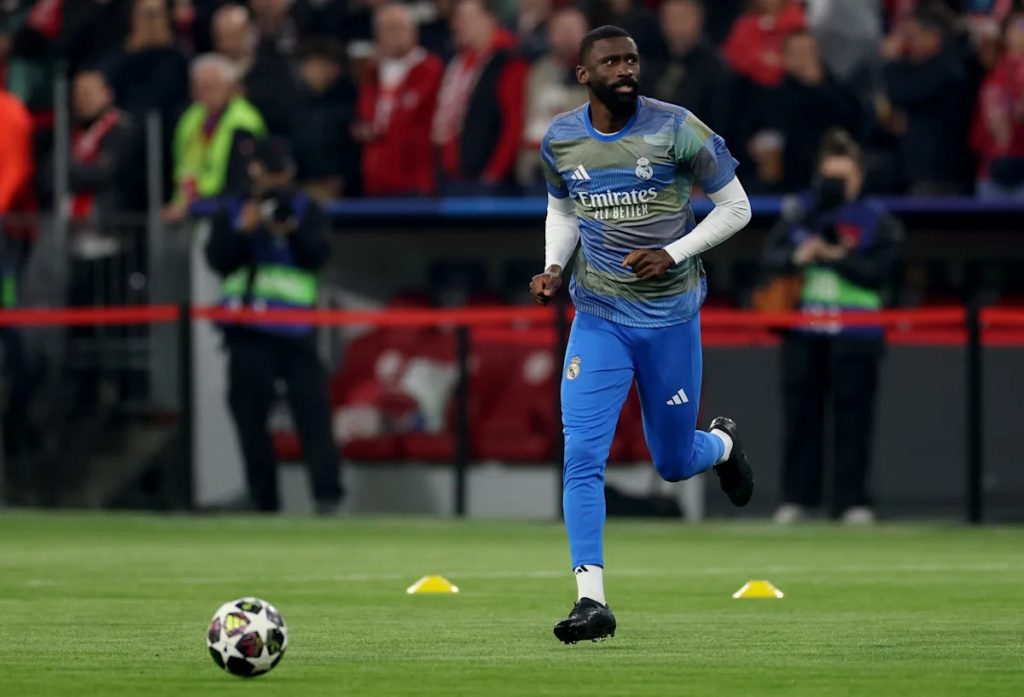 Real Madrid îi propune prelungirea contractului liderului defensivei