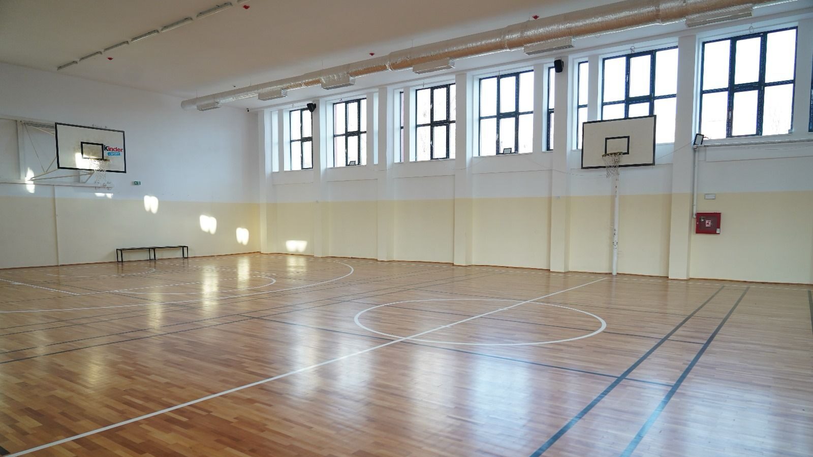 Sectorul 3: Modernizarea sălii de sport de la Școala 82, din nou mai scumpă