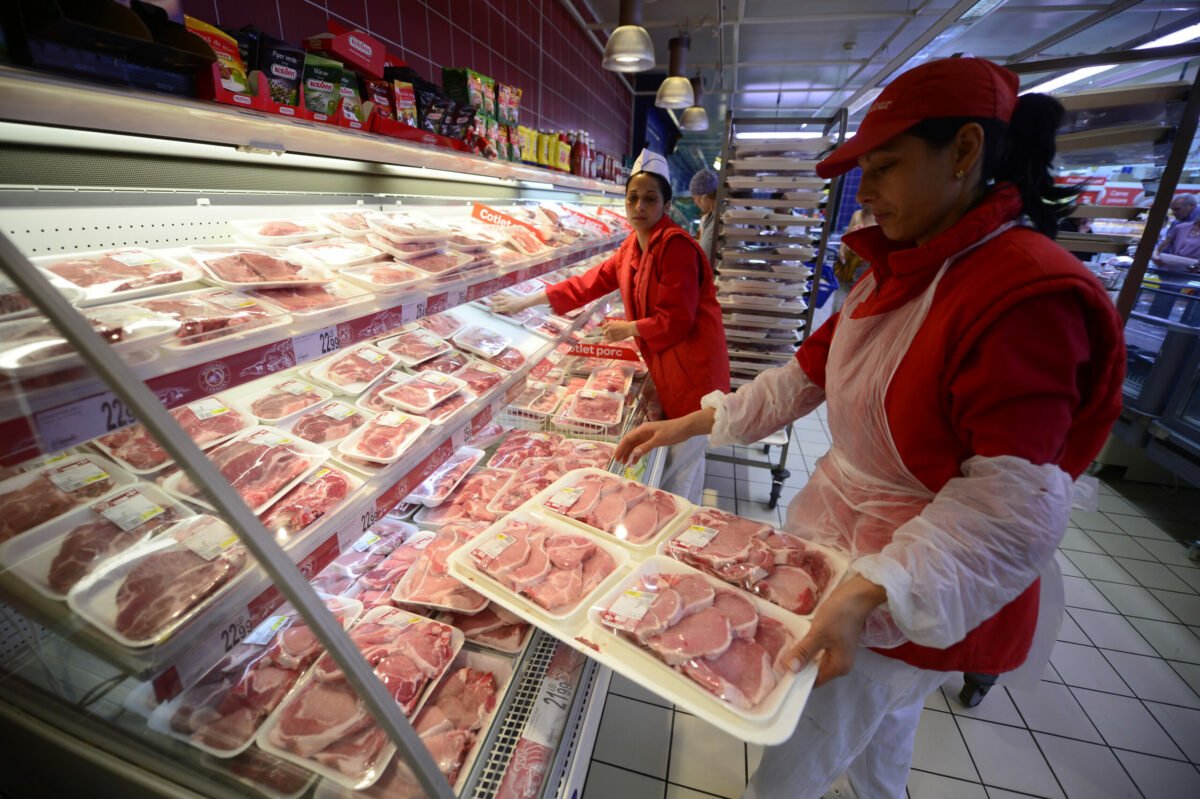 Românii, prudenți cu banii de Paște: Doar 20% își cresc cheltuielile, comparativ cu alte sărbători București – Cu Paștele la orizont, mulți români preferă o abordare mai precaută în ceea ce privește cheltuielile