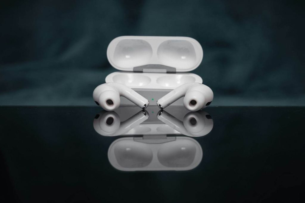 AirPods, supremația în audio: De ce Apple domină piața?