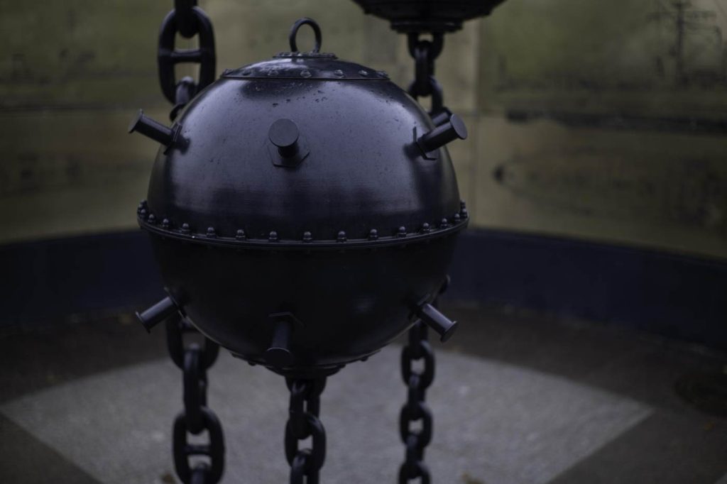 Iranul, blocat: Strâmtoarea Ormuz, închisă din cauza minelor pierdute