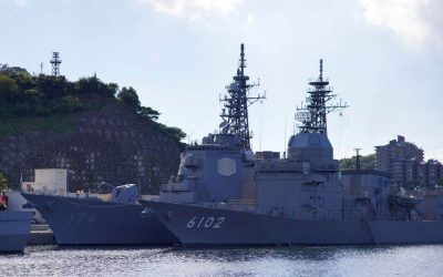 Iran sfidează SUA: Vase trec prin Strâmtoarea Ormuz, după blocada lui Donald Trump