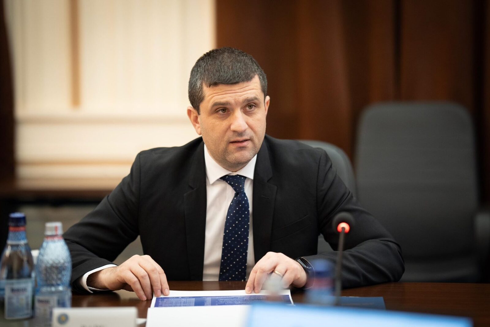 Stai pe margine? Pierzi! Deciziile care schimbă lumea te așteaptă
