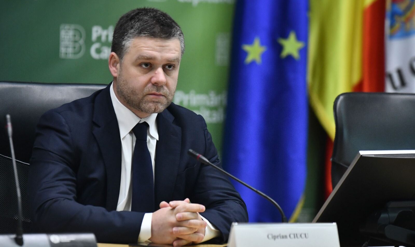Consilierii generali ai Capitalei dezbat proiecte controversate, de la taxe de parcare la reorganizări în primărie Consiliul General al Municipiului București (CGMB) se reunește astăzi într-o ședință marcată de tensiuni și proiecte cu impact major asupra locuitorilor