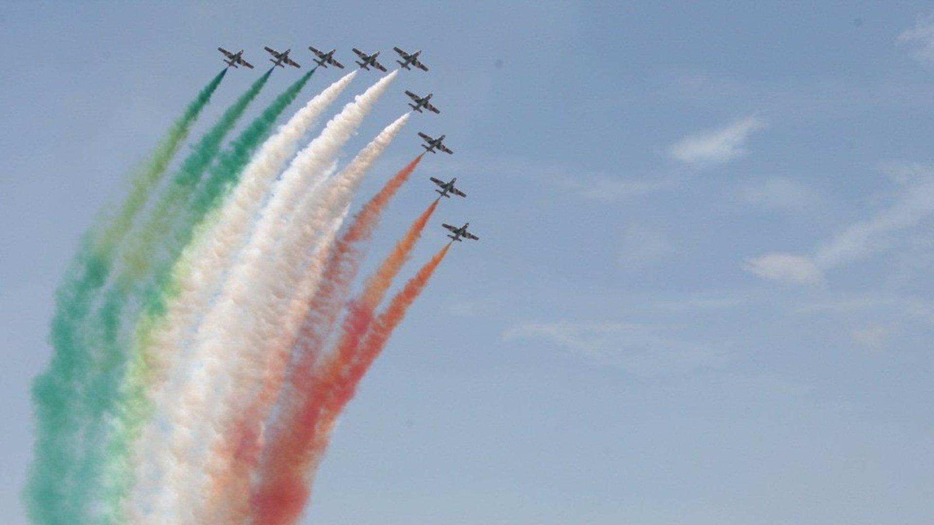 Frecce Tricolori revine la București în 2026 Fanii acrobațiilor aeriene au motive de bucurie