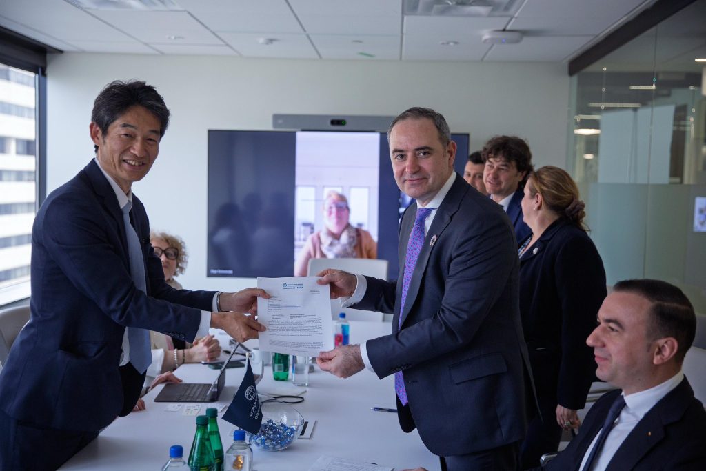 Partenerii externi, cu ochii pe România: Nazare avertizează privind criza politică