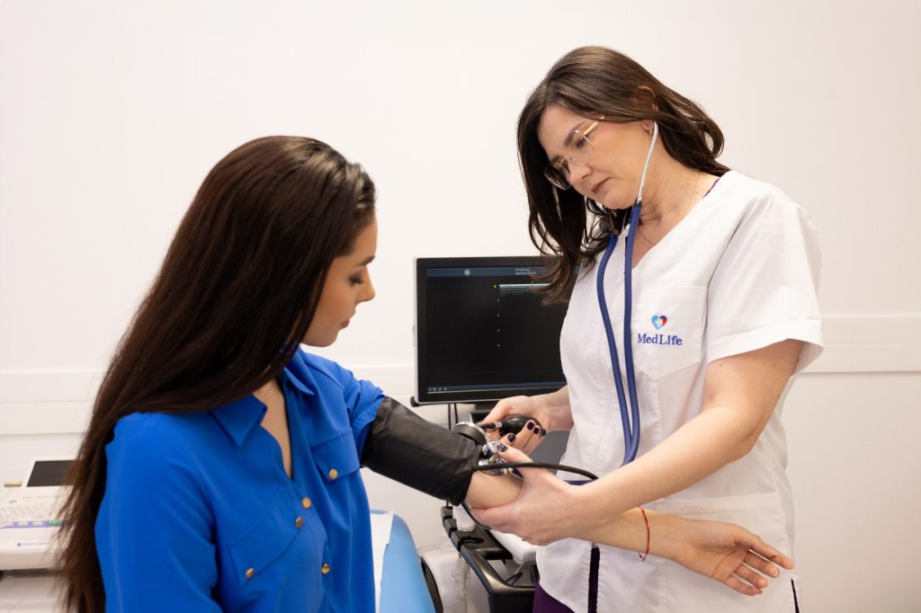 Bolile cardiovasculare ucid mai mulți români decât orice altă afecțiune, arată un raport recent