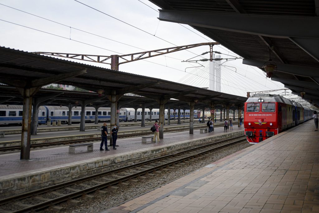 Trenuri date peste cap: Haos pe ruta București Nord – Chitila până la finalul lui mai