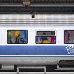 Copac prăbușit pe șină: Trenurile stau pe ruta Brașov-Sighișoara