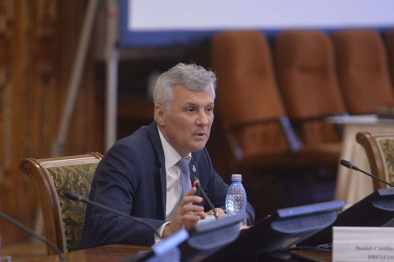 Vremuri grele: Se cere vânzarea bunurilor din gospodărie