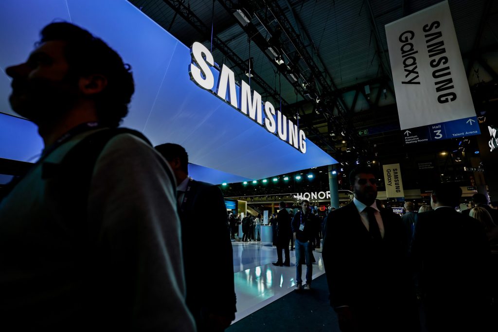 Samsung, lovitură grea: Renunță la aplicația de mesaje text