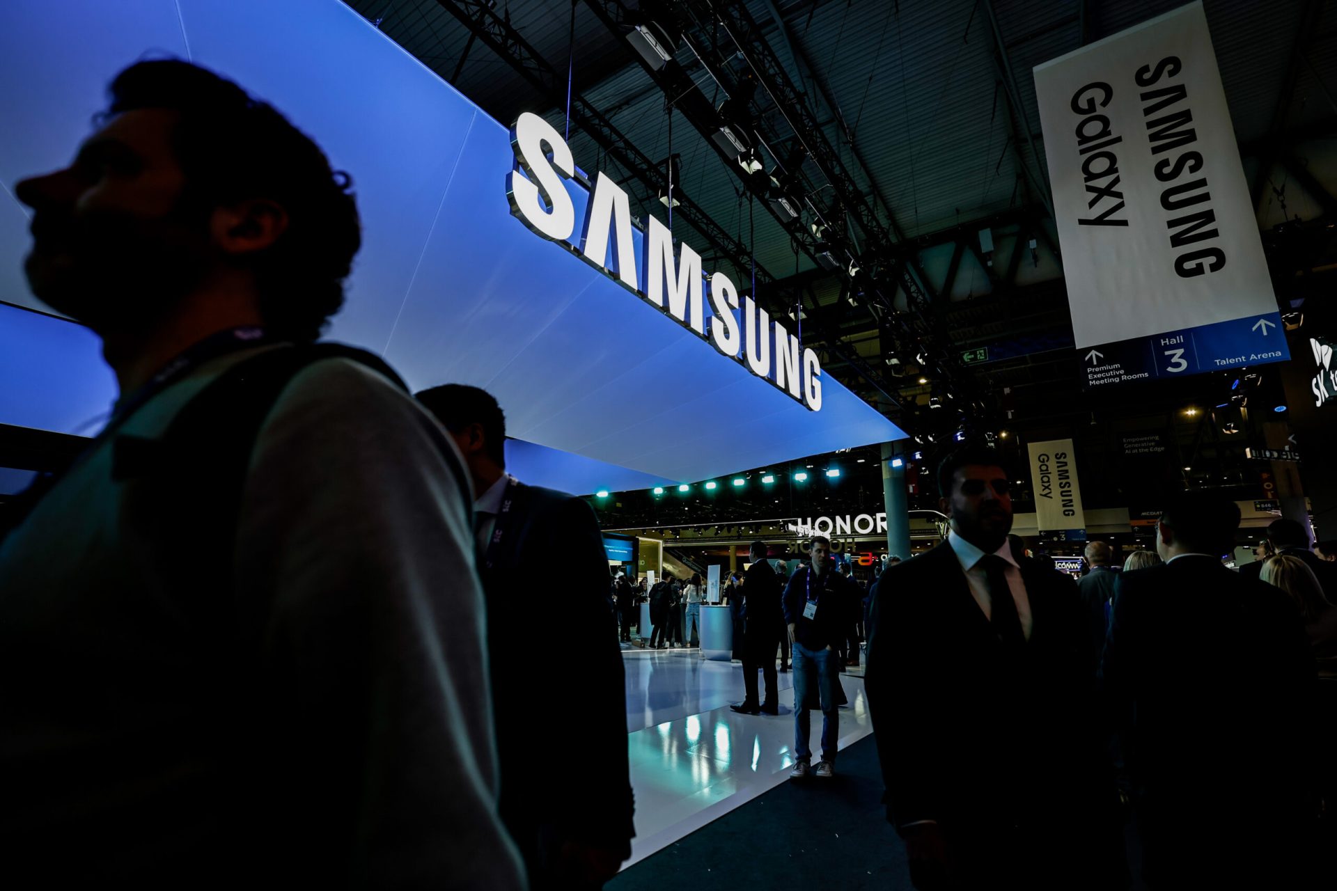 Samsung, lovitură grea: Renunță la aplicația de mesaje text