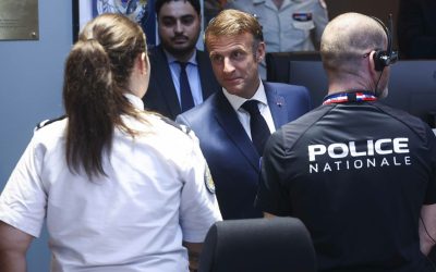 Poliția, blocată la Palatul Elysee: Macron, anchetă fierbinte