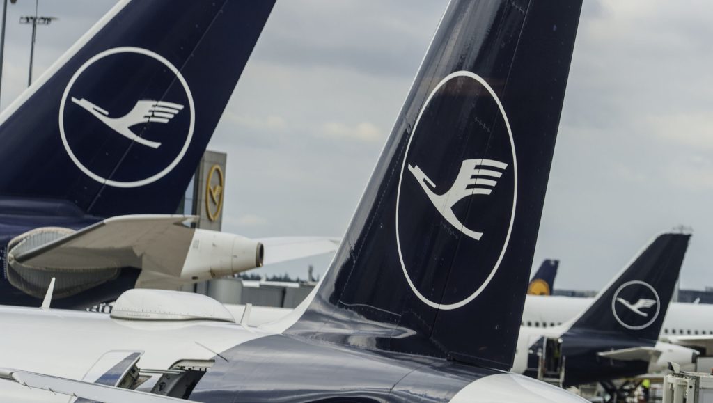 Traficul aerian dintre România și Germania este serios perturbat vineri din cauza unei greve în cadrul companiei Lufthansa