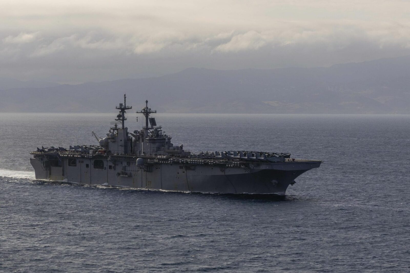 Nave americane de război, în premieră prin Strâmtoarea Ormuz, pe fondul tensiunilor cu Iranul