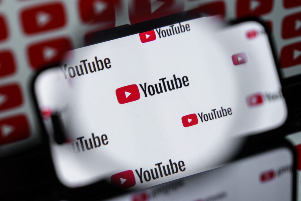 Un videoclip al companiei NVIDIA, care prezenta tehnologia DLSS 5, a fost blocat pe YouTube din cauza unei probleme de copyright, afectând nu doar materialul original, ci și numeroase alte videoclipuri și materiale preluate de pe platformă