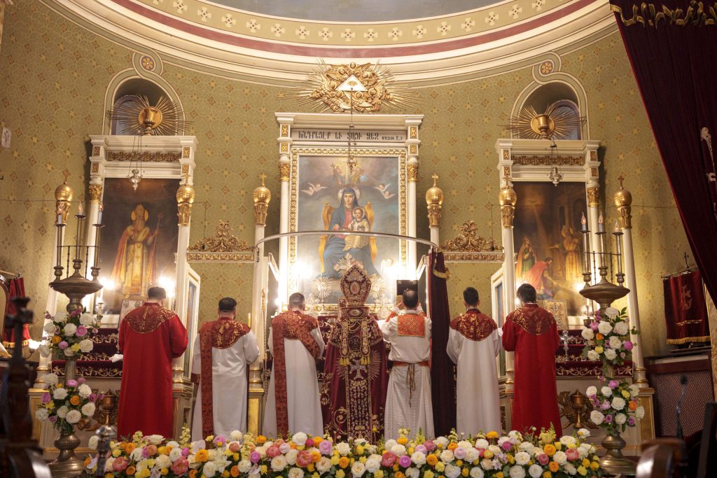 Mediafax urează Paște fericit: Hristos a înviat! Bucurie în România