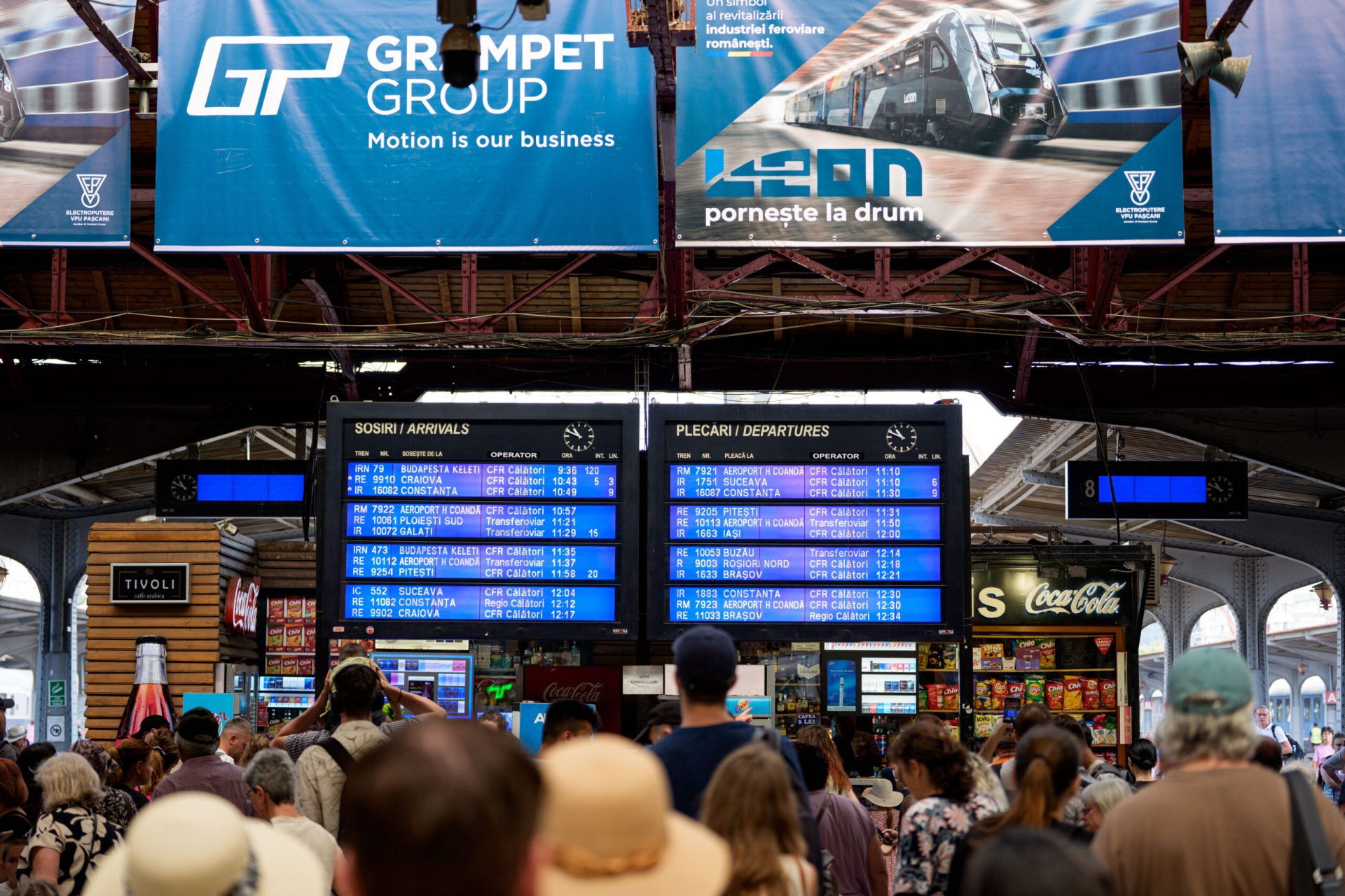 CFR Călători suplimentează trenurile pe rutele aglomerate pentru a face față cererii București – Compania Națională de Căi Ferate CFR Călători a anunțat că va suplimenta trenurile pe rutele cu trafic intens, în special pe cele care fac legătura între București și principalele orașe din țară