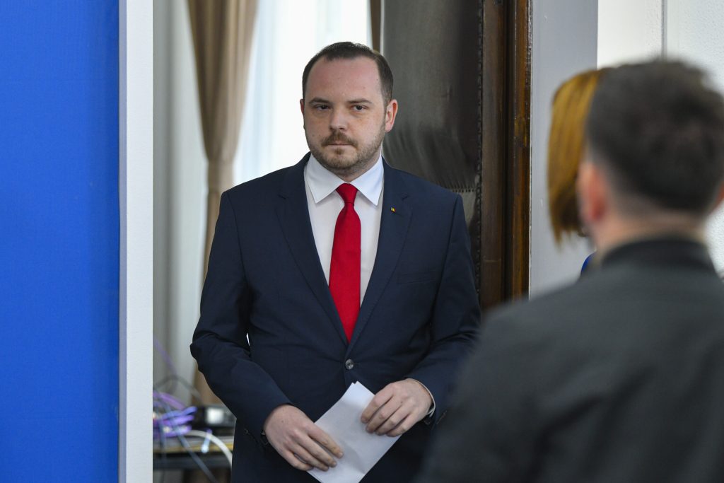 O lipsă crasă de onestitate: Deciziile luate „cu pixul” mint oamenii