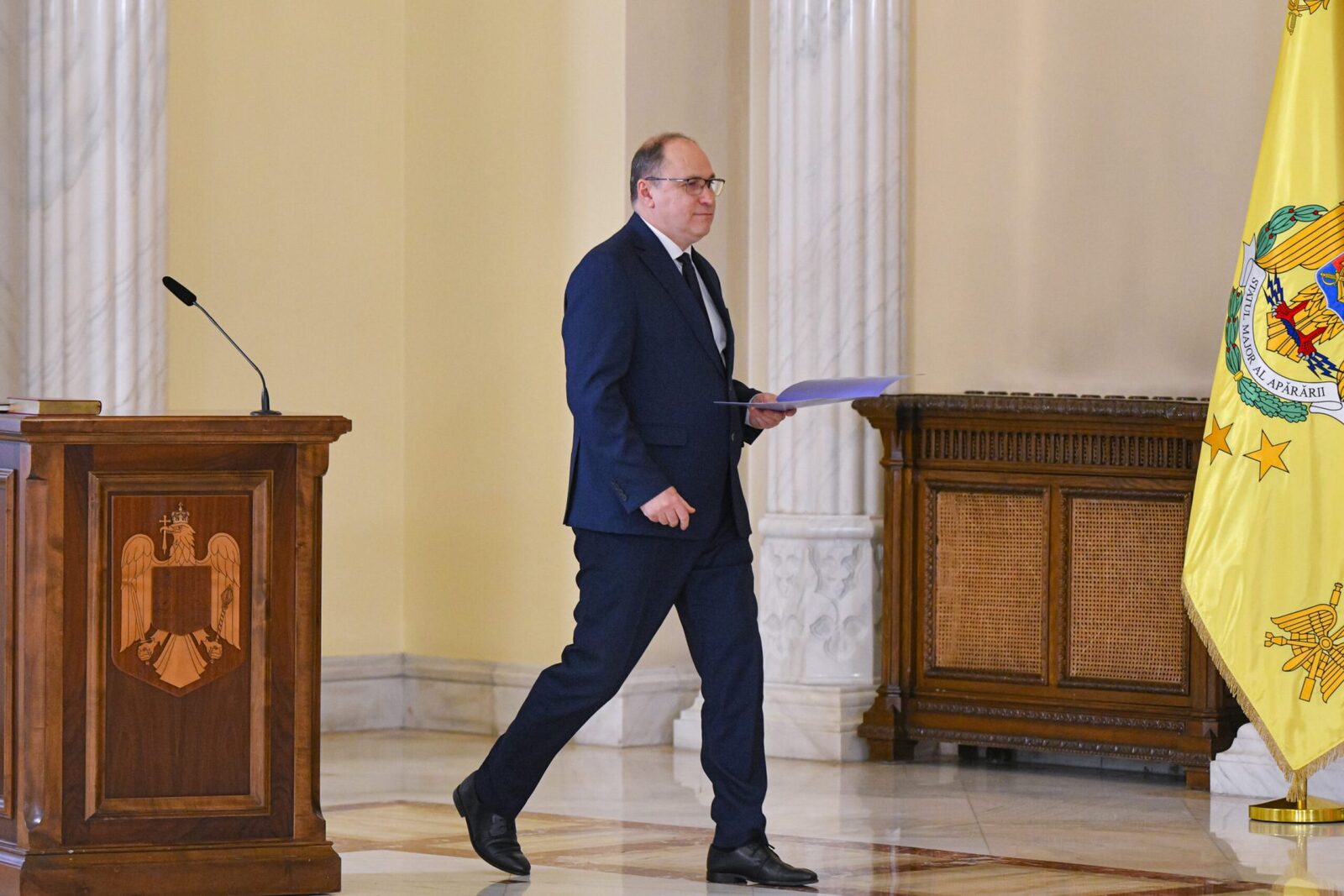 Dimian vrea bani în plus pentru profesori: Munca de acasă, inclusă