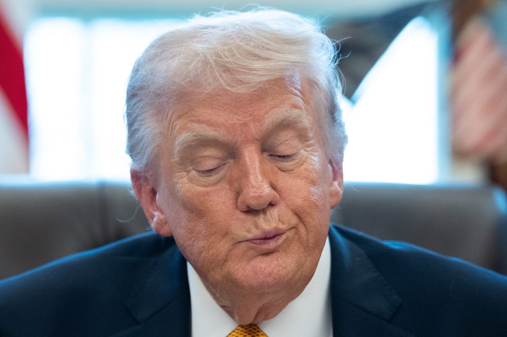 Trump ignoră Iranul, SUA blochează Strâmtoarea Ormuz: Criza escaladează