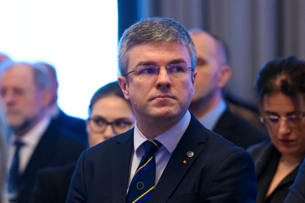 Mangalia: Falimentul Șantierului Naval și Soarta Angajaților Situația de la Șantierul Naval din Mangalia ia o turnură dramatică, cu perspectiva falimentului iminent