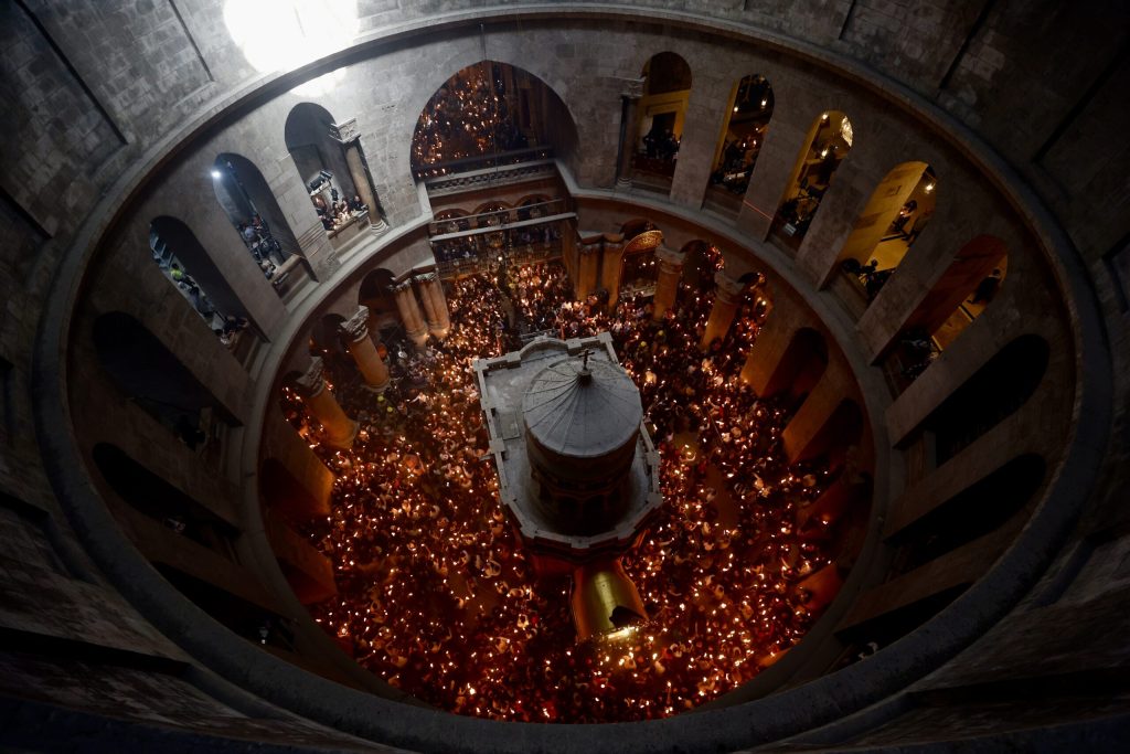 G4Media: Lumina Învierii aduce pace sufletească și speranță într-un viitor mai liniștit