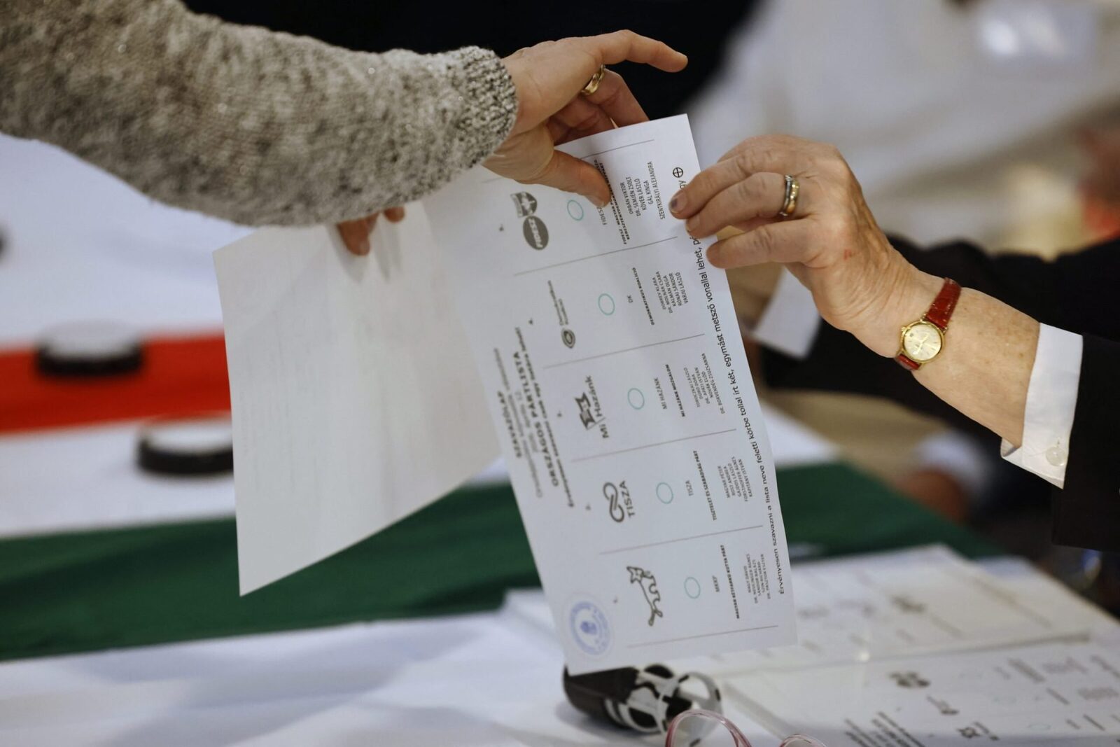 Peste 50% din români au votat până la prânz