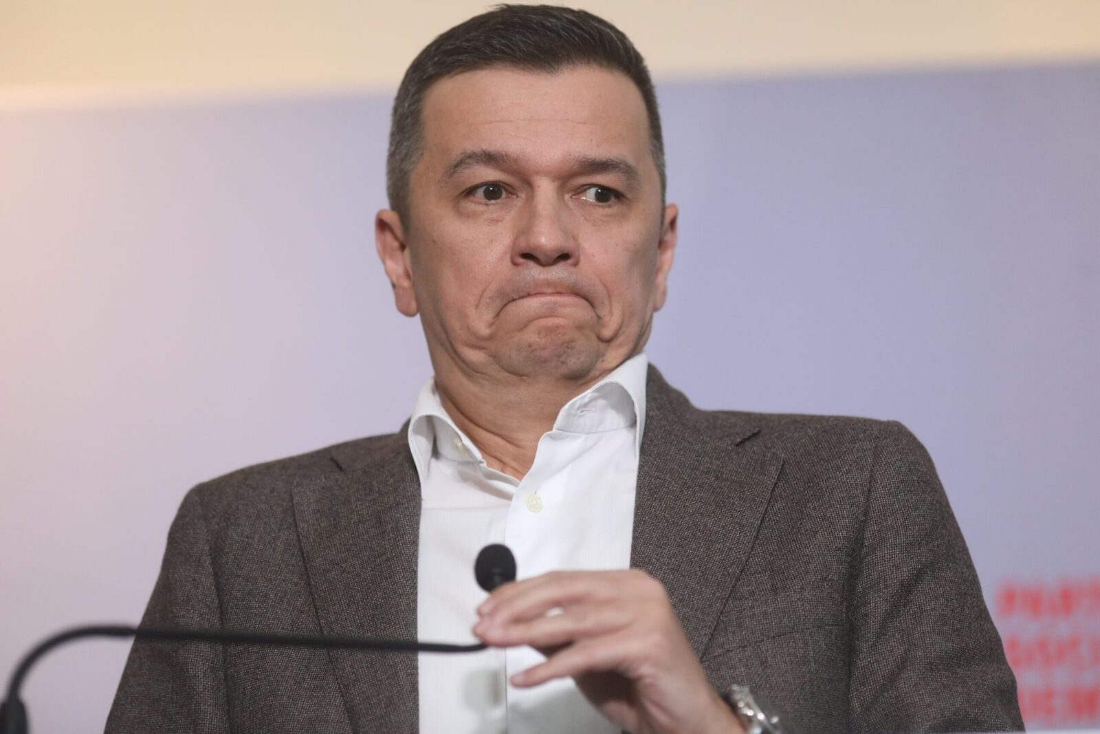 Șobolănisme la vedere: Ce „unelte” folosesc pentru a ne înșela