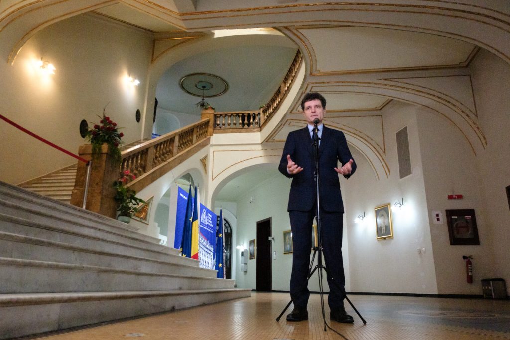 Atac dur la adresa României: Presa maghiară o vede în pragul haosului